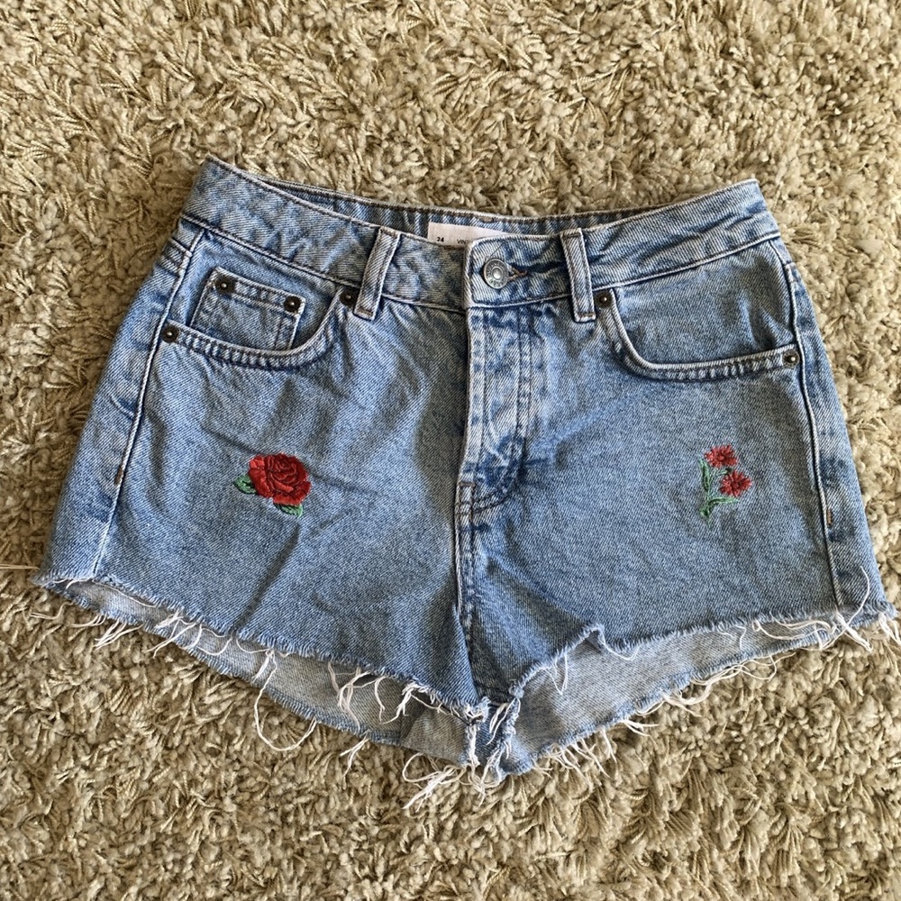 embroidered jean shorts! open to all offers💕